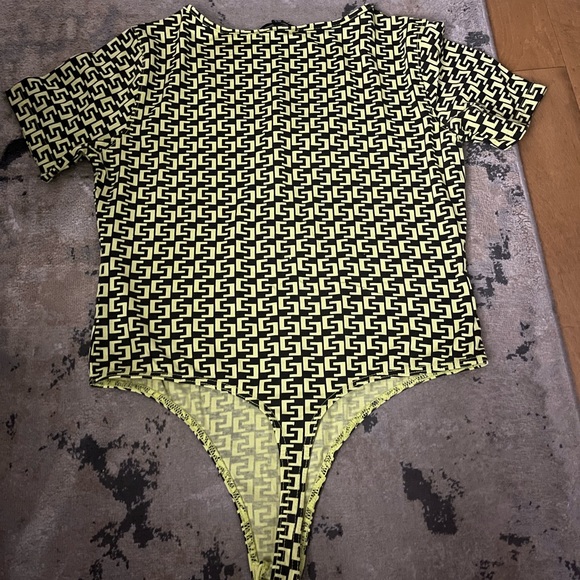 *FREE IN BUNDLE* - Missguided Geometric-Print Bodysuit - Picture 3 of 6